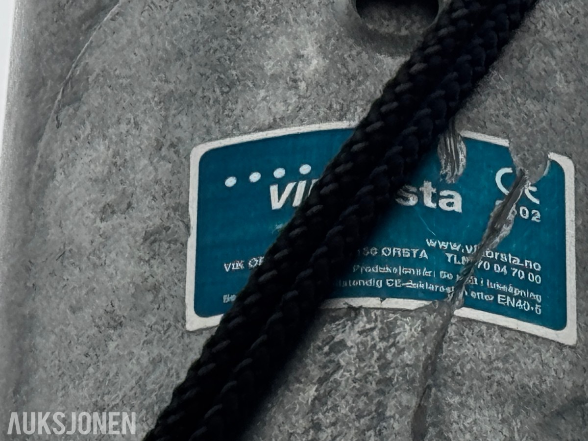 3 stk lysmaster med betong fundament