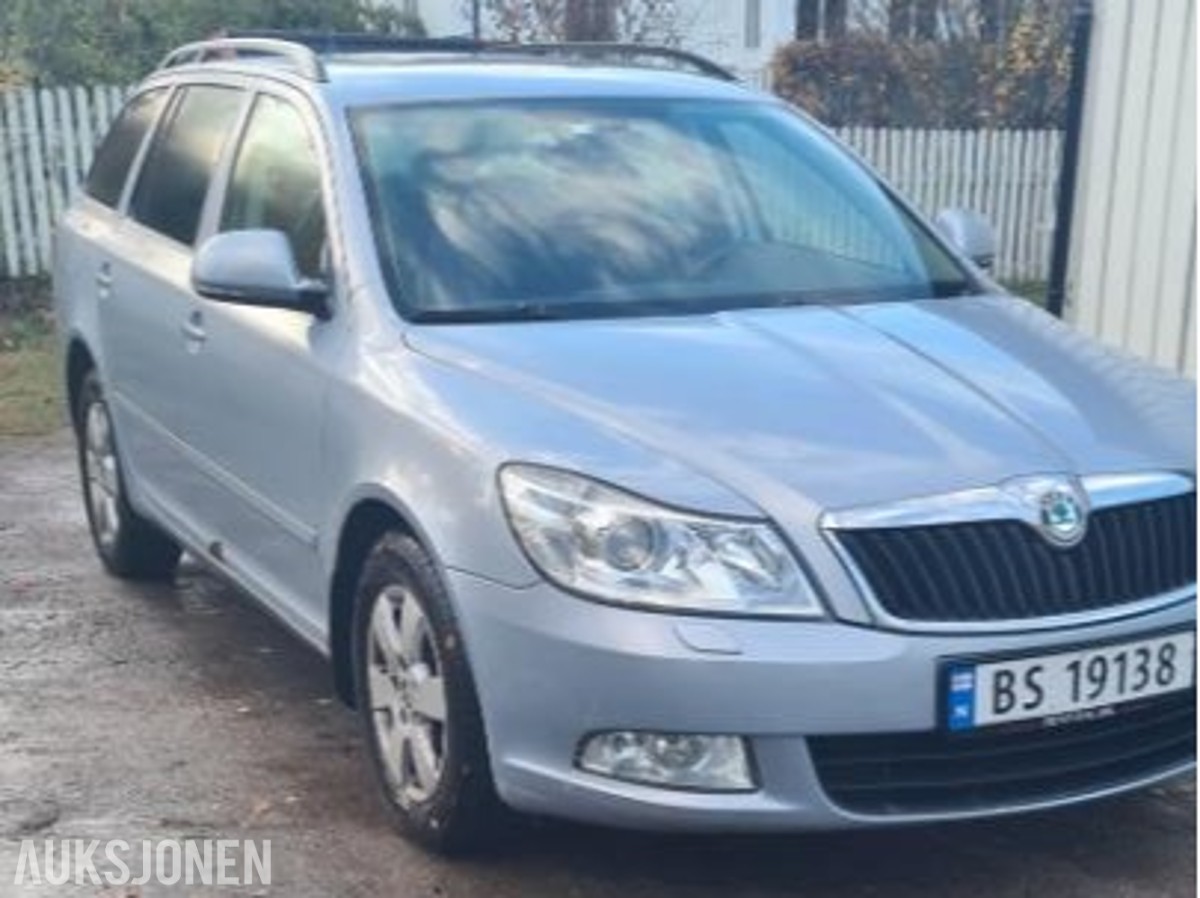 2011 Skoda Octavia 1.6 Diesel 105hk Cruisekontroll, Kupevarmer S+V Dekk