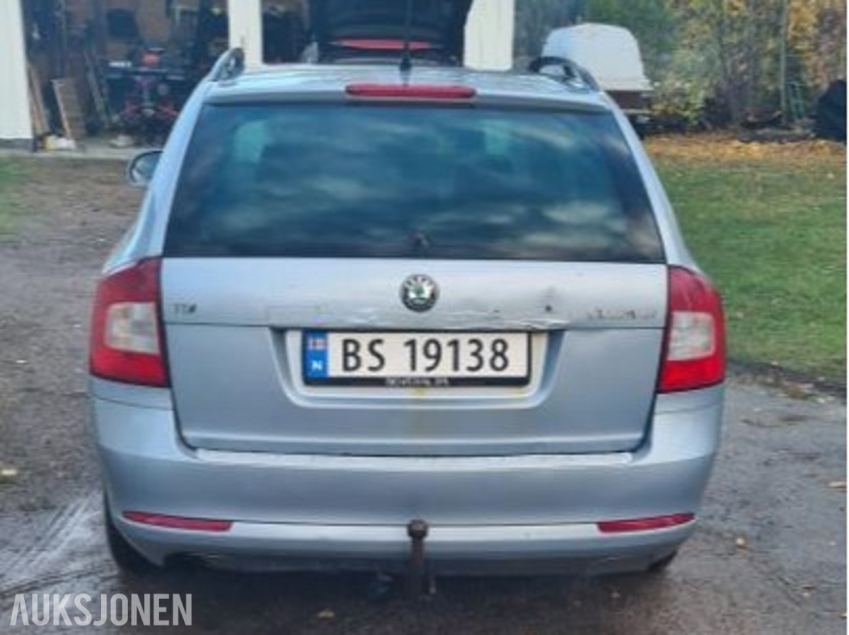 2011 Skoda Octavia 1.6 Diesel 105hk Cruisekontroll, Kupevarmer S+V Dekk