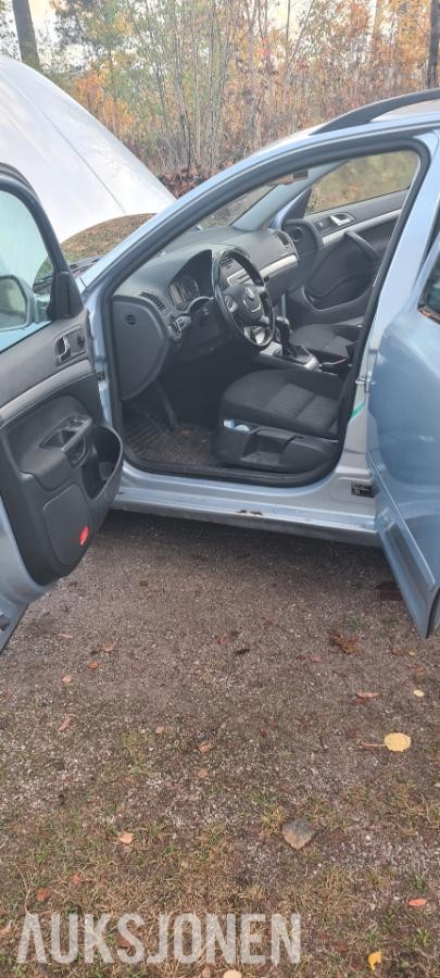 2011 Skoda Octavia 1.6 Diesel 105hk Cruisekontroll, Kupevarmer S+V Dekk