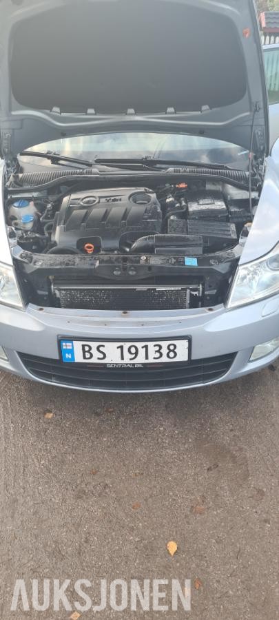 2011 Skoda Octavia 1.6 Diesel 105hk Cruisekontroll, Kupevarmer S+V Dekk