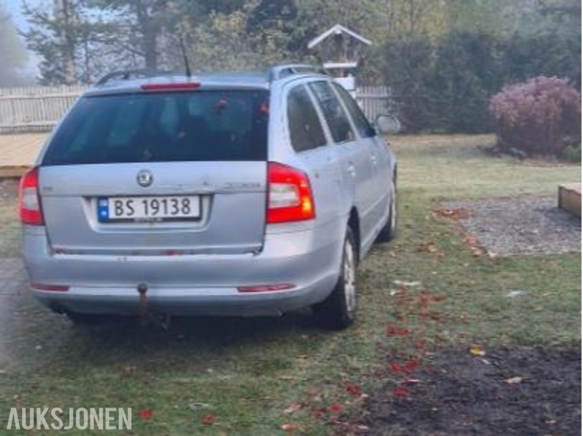 2011 Skoda Octavia 1.6 Diesel 105hk Cruisekontroll, Kupevarmer S+V Dekk