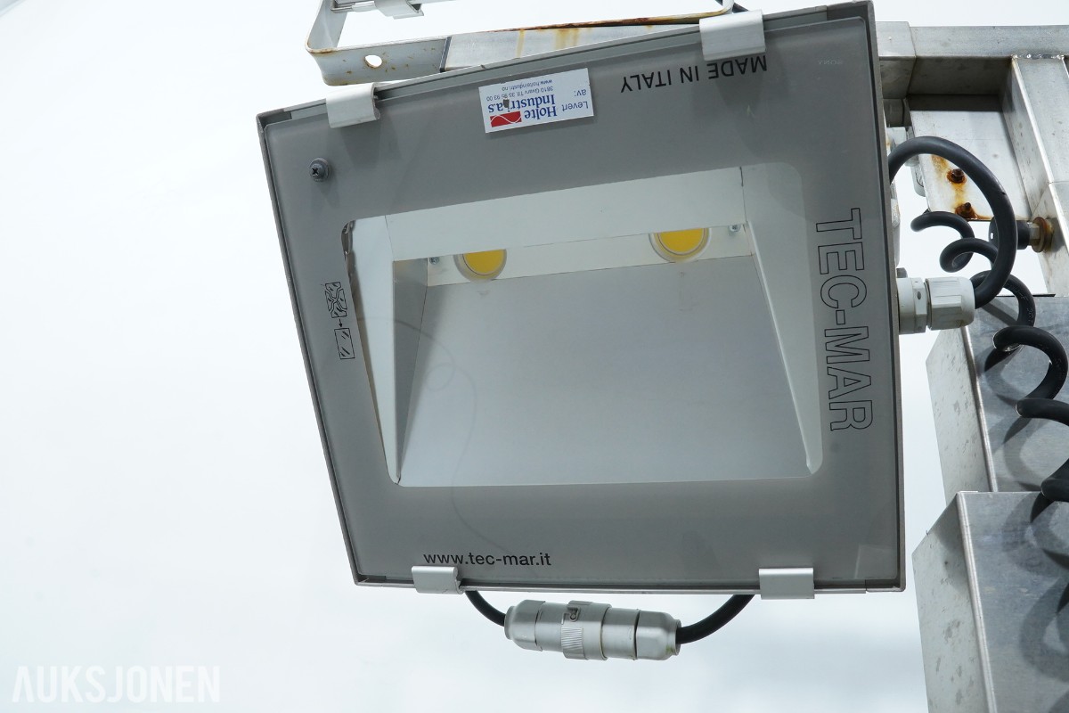 2016 Sky 7m lysmast med 4 Tec-Mar lyskastere med vinsj