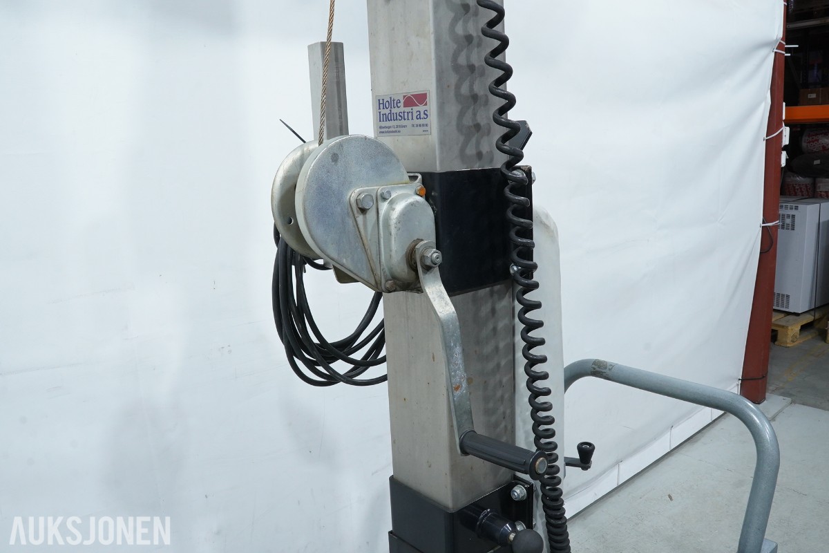 2016 Sky 7m lysmast med 4 Tec-Mar lyskastere med vinsj