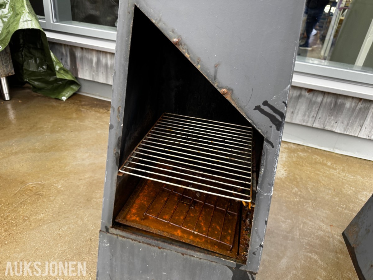2 stk utepeiser/fakler 1500 mm høyde