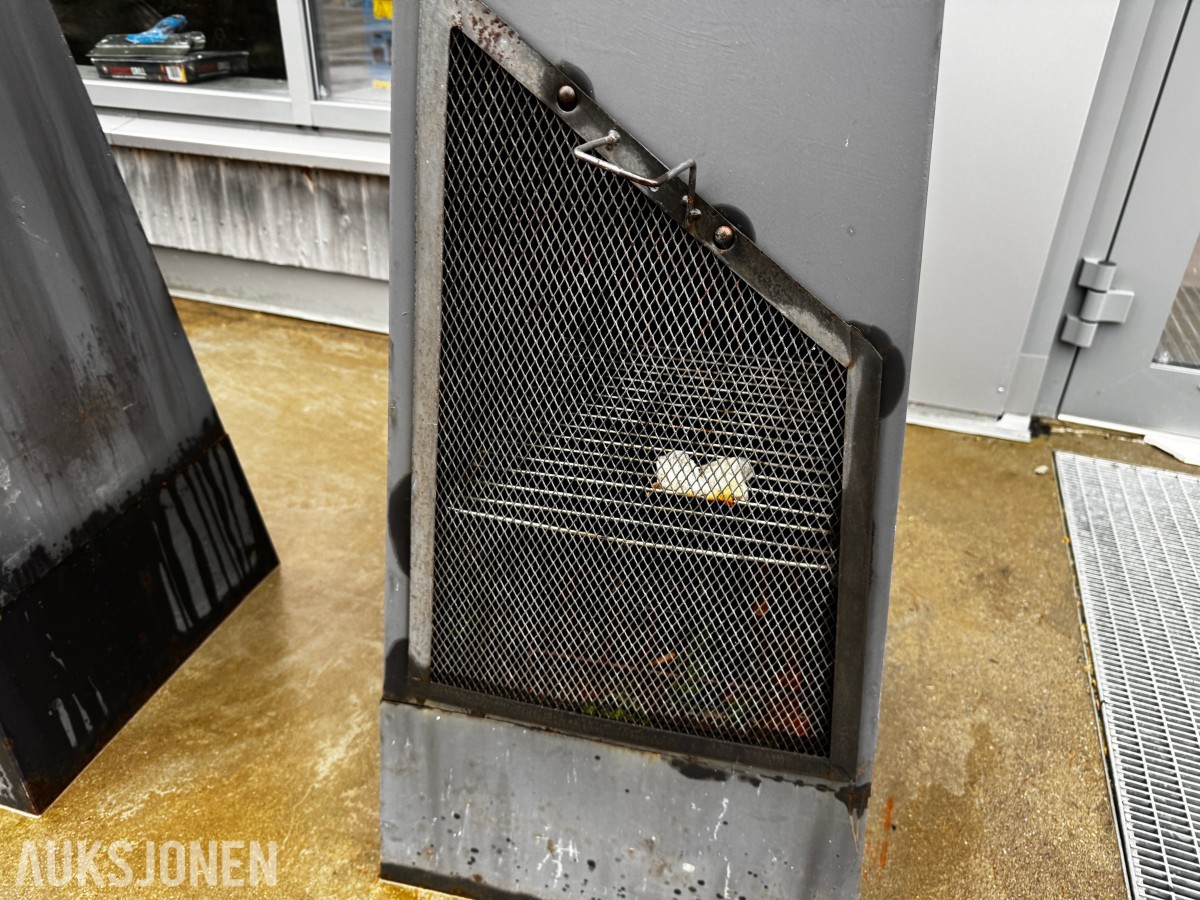 2 stk utepeiser/fakler 1500 mm høyde