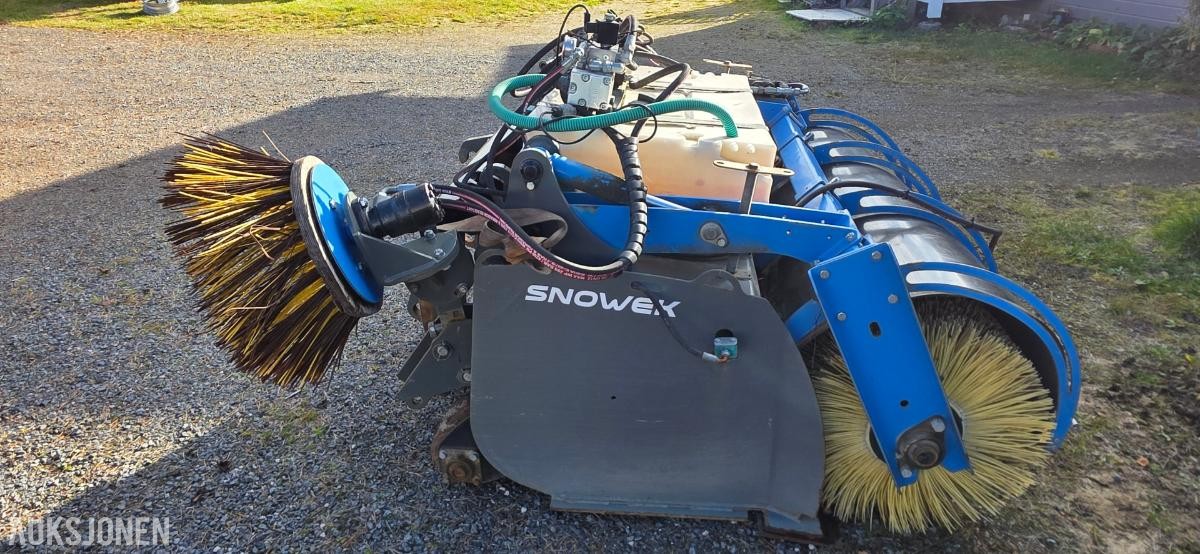 2020 Snowek H150 feiekost, vanntank, sidekost