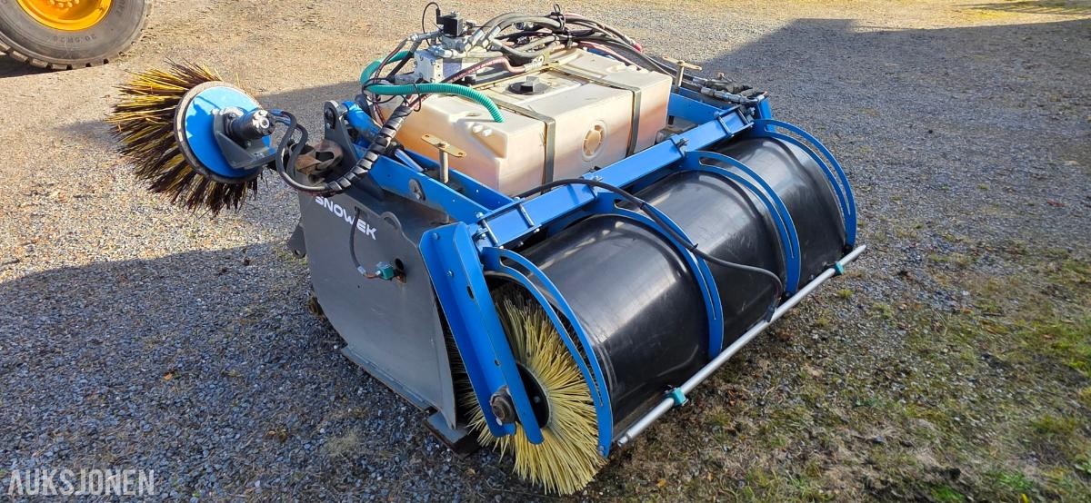 2020 Snowek H150 feiekost, vanntank, sidekost