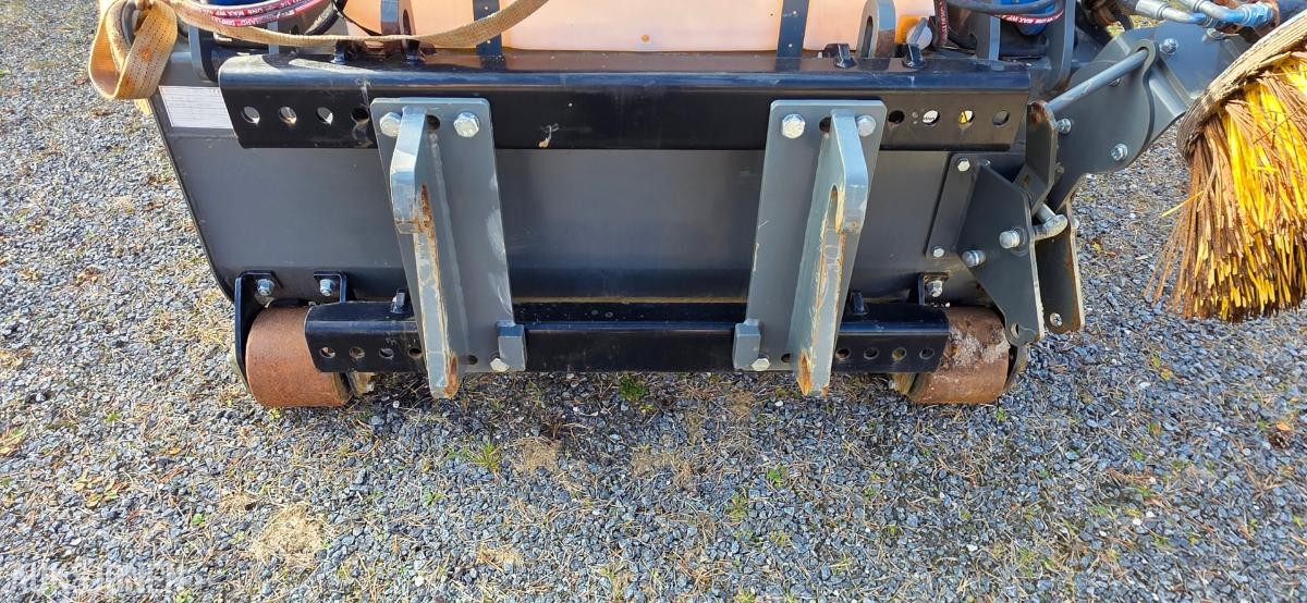 2020 Snowek H150 feiekost, vanntank, sidekost