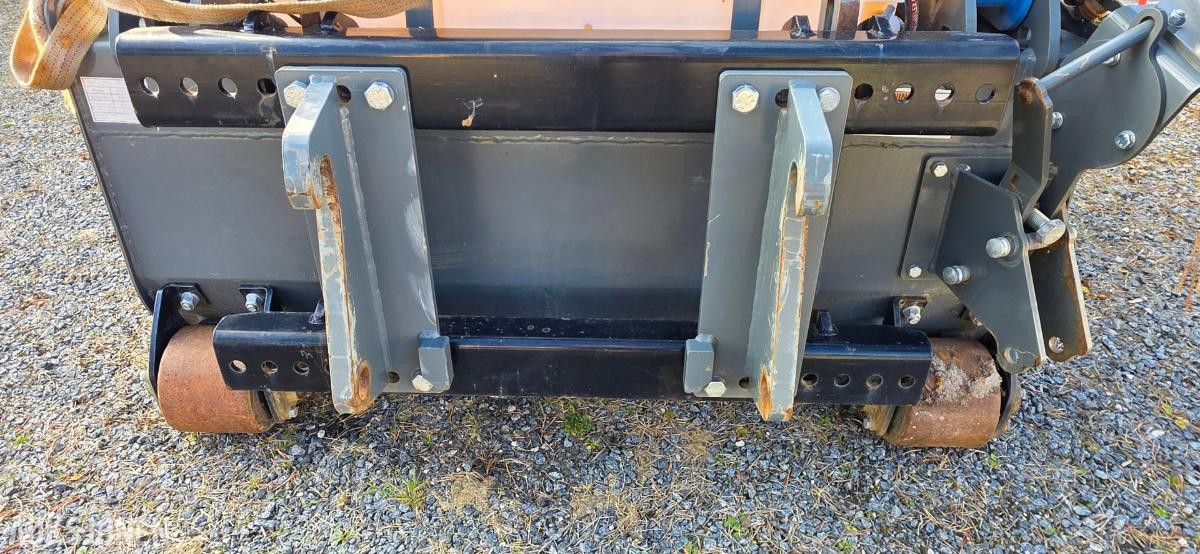 2020 Snowek H150 feiekost, vanntank, sidekost