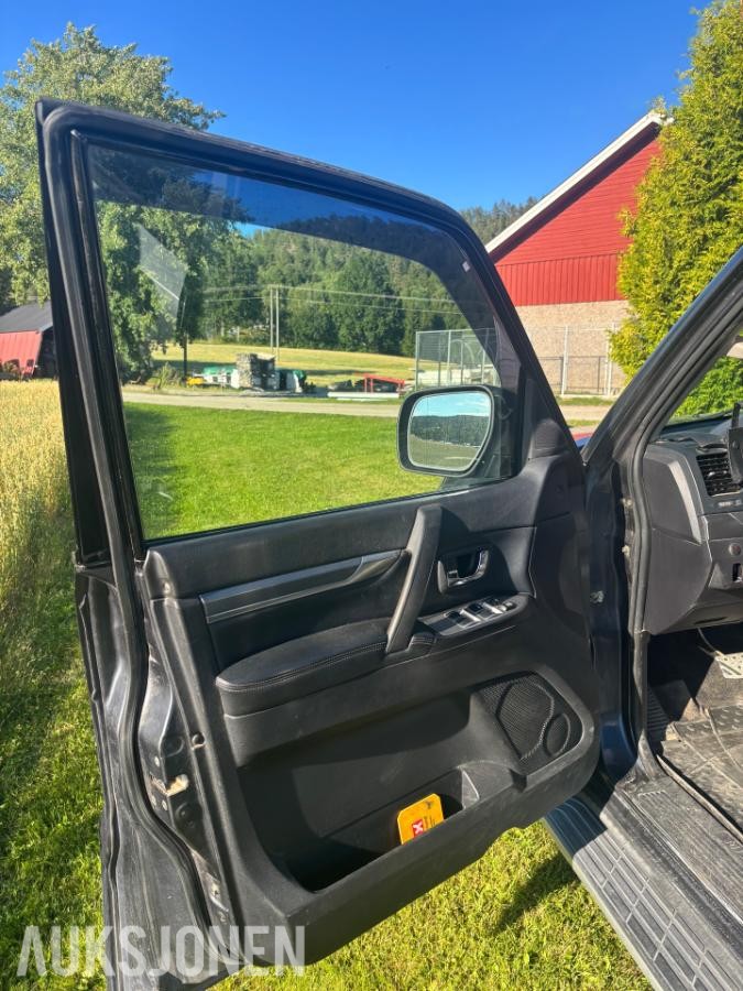 2007 Mitsubishi PAJERO 3.2-170 D 4WD, 281150km