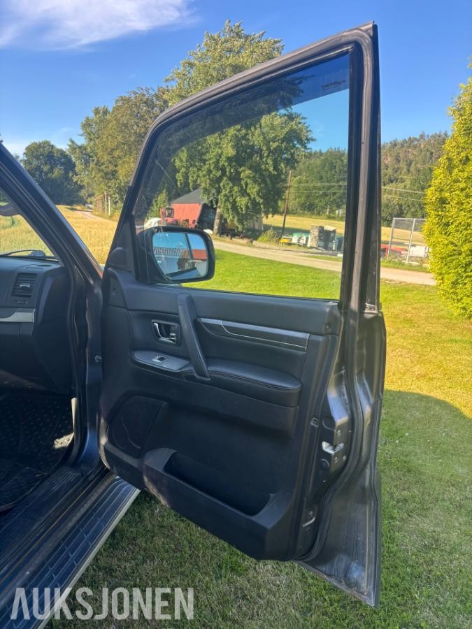 2007 Mitsubishi PAJERO 3.2-170 D 4WD, 281150km
