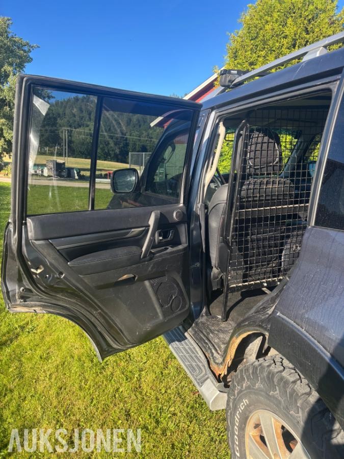 2007 Mitsubishi PAJERO 3.2-170 D 4WD, 281150km