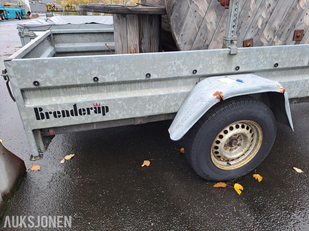 1992 Brenderup Varehenger - Selges som reparasjons objekt