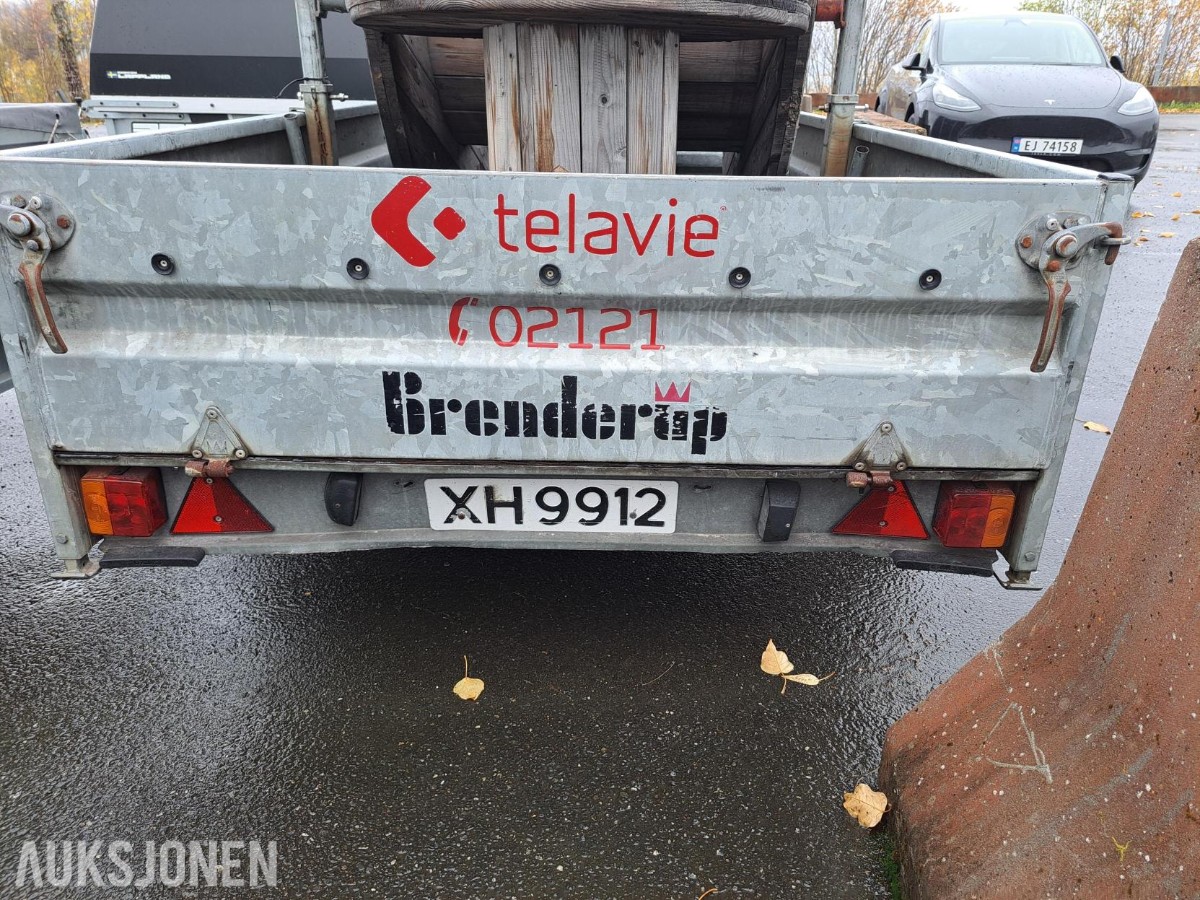 1992 Brenderup Varehenger - Selges som reparasjons objekt