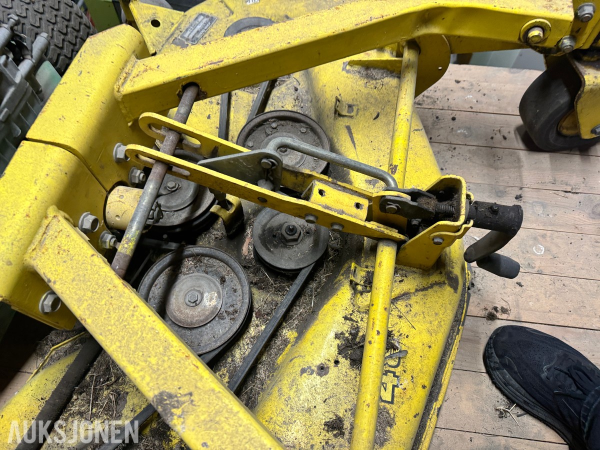John Deere 48 Comm W-B Gressklipper
