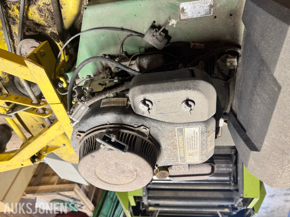 John Deere 48 Comm W-B Gressklipper