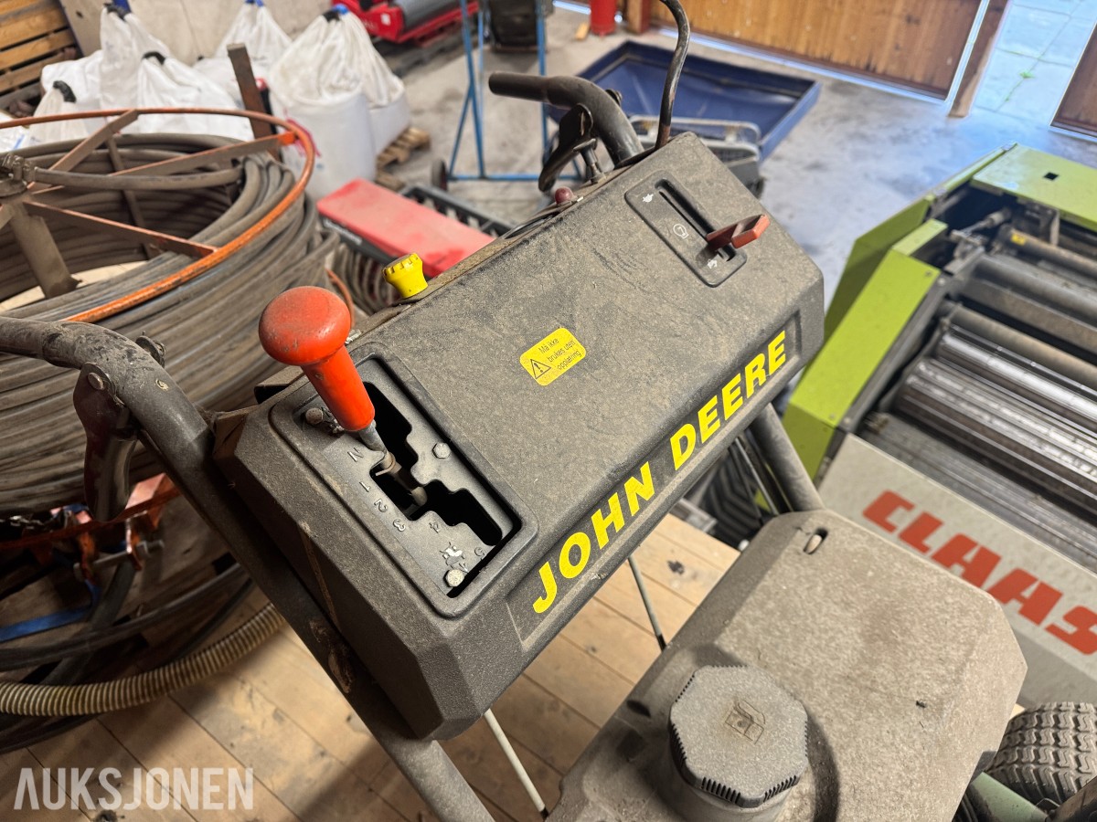 John Deere 48 Comm W-B Gressklipper