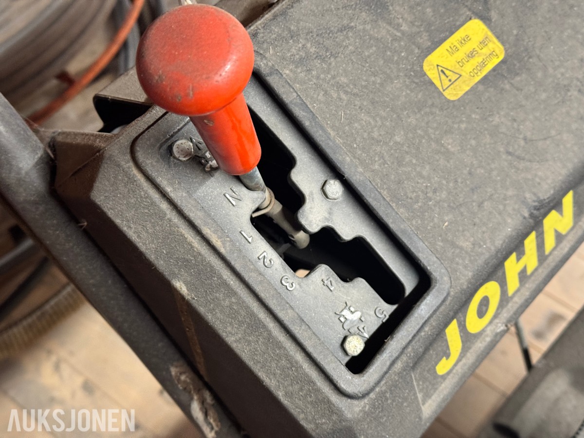 John Deere 48 Comm W-B Gressklipper