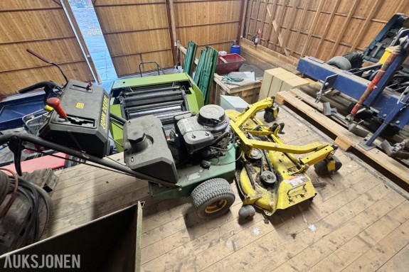John Deere 48 Comm W-B Gressklipper