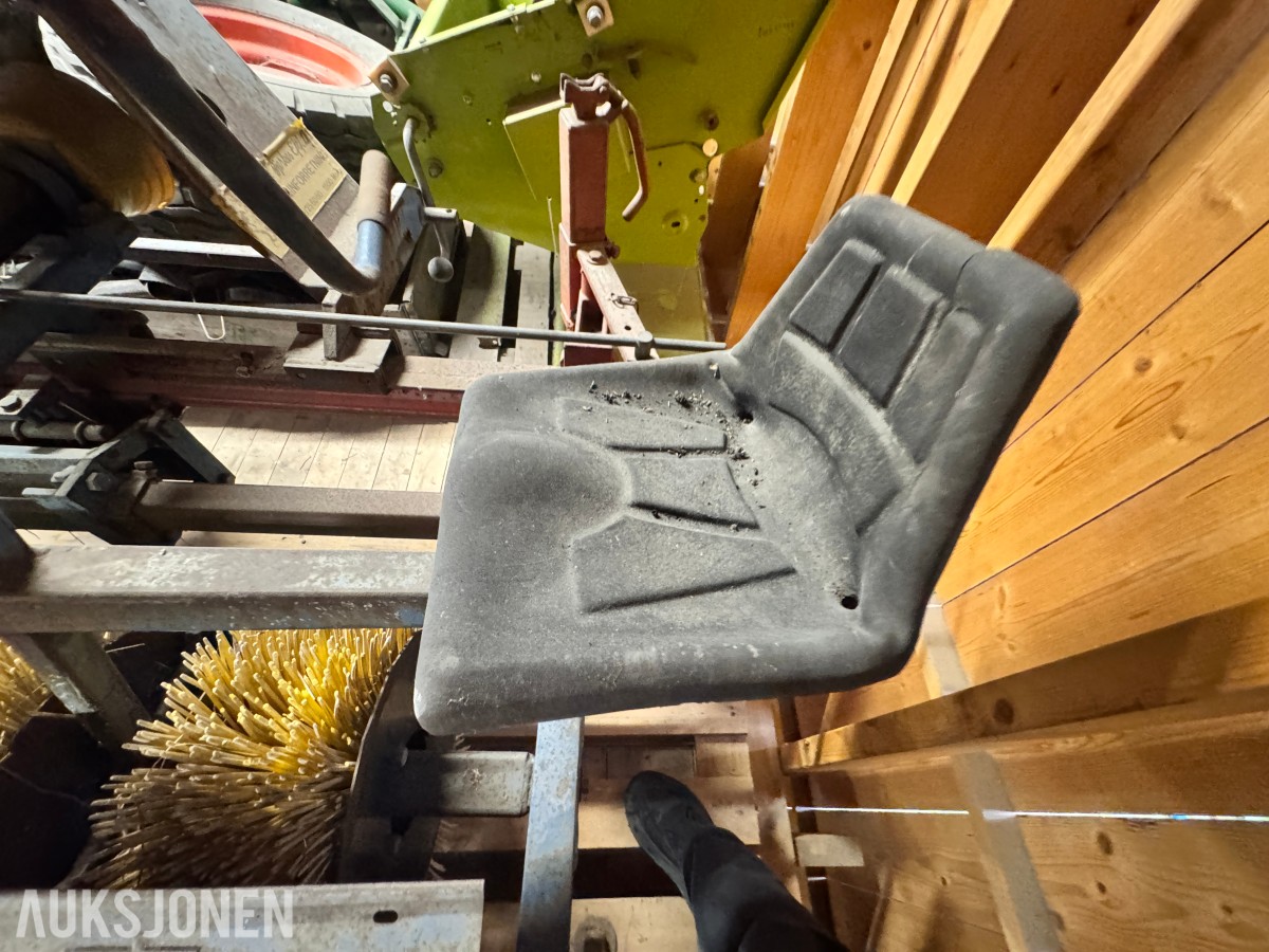 Kostevalse børstemaskin for traktor