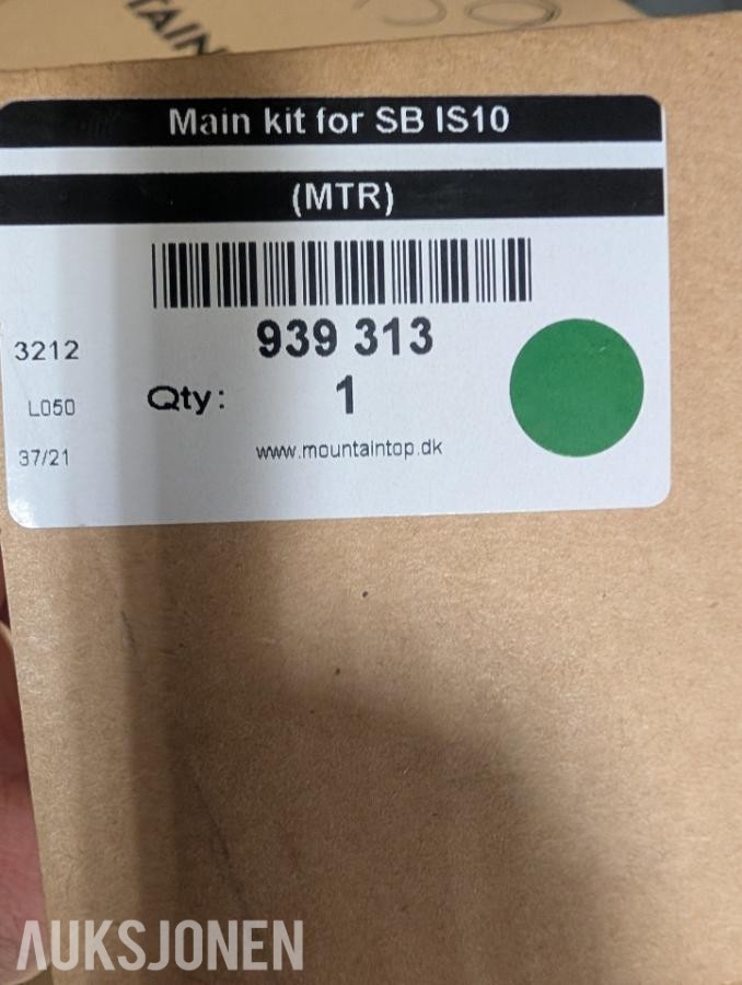 2020 Mountain Top Isuzu D-Max Mountain Top Roll