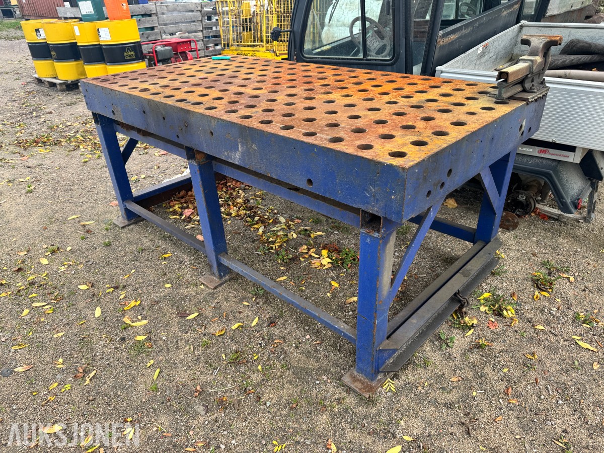 Sveisebord med skrustikke