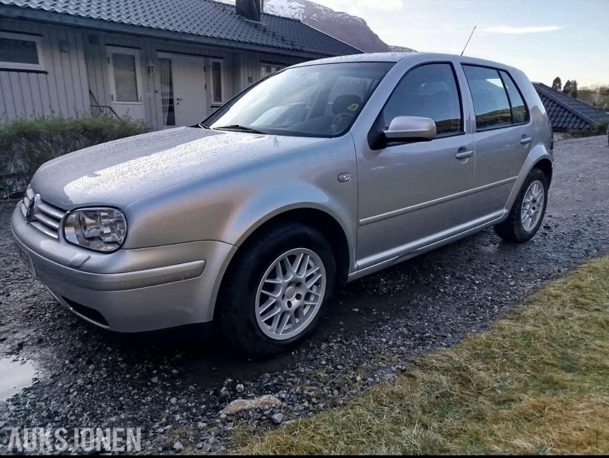 2001 Volkswagen Golf 1.6, 116952km, Reparasjonsobjekt