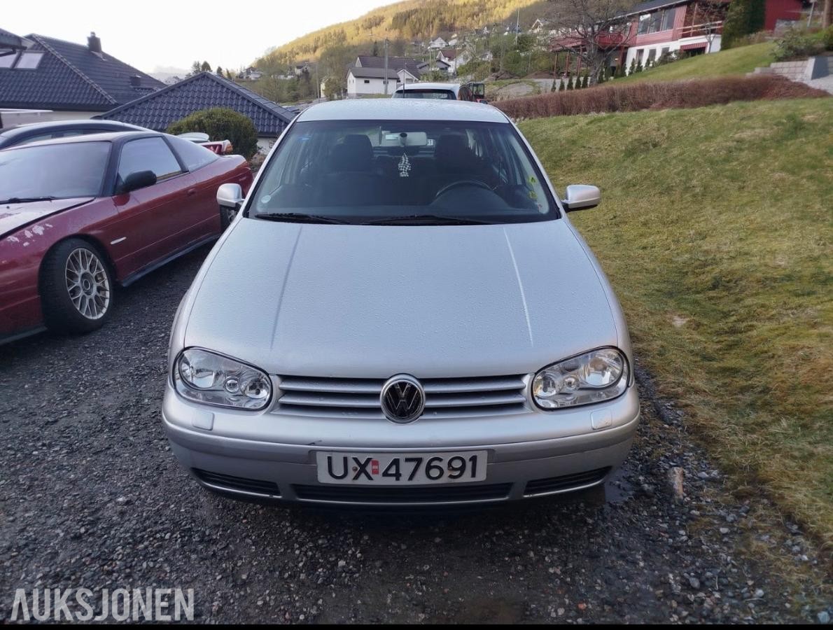 2001 Volkswagen Golf 1.6, 116952km, Reparasjonsobjekt