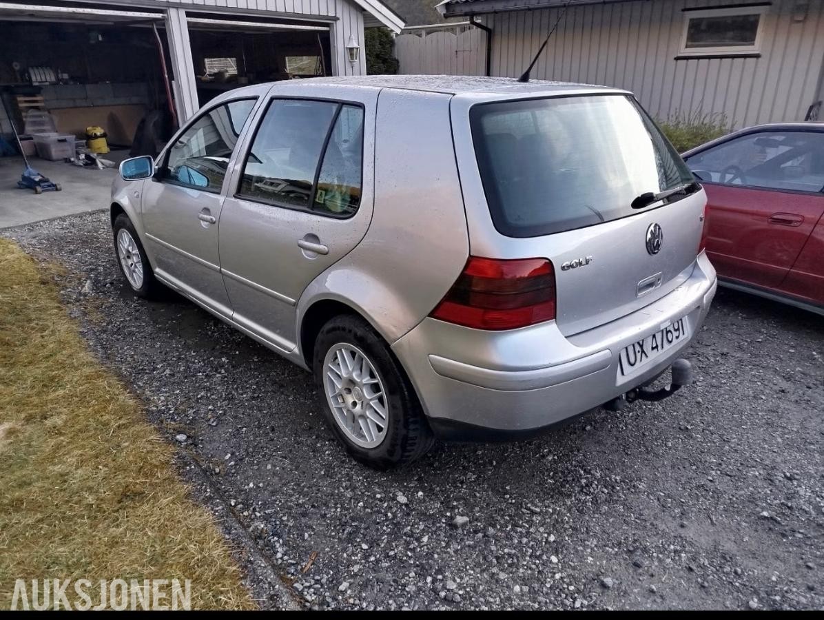 2001 Volkswagen Golf 1.6, 116952km, Reparasjonsobjekt