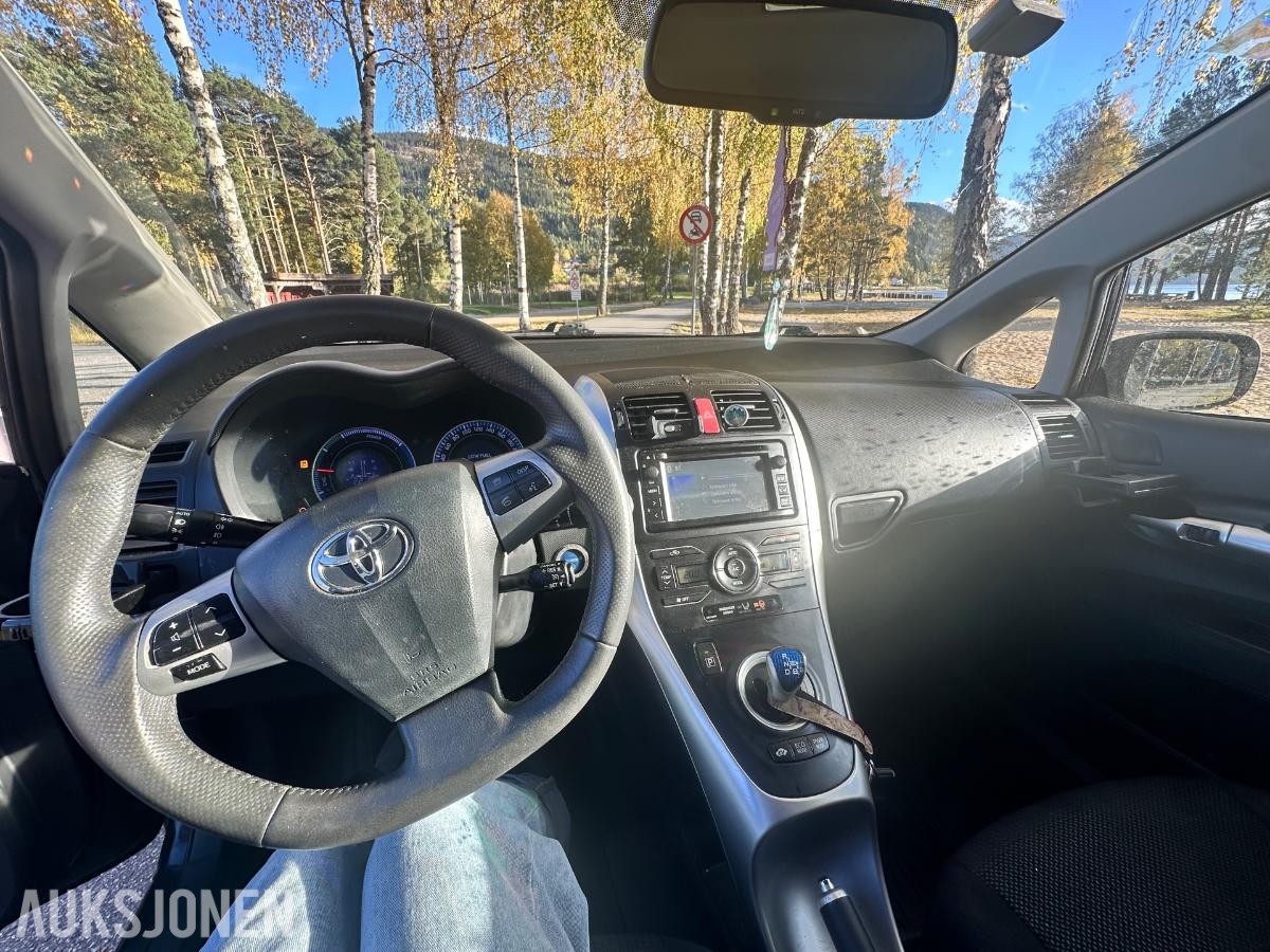 2012 Toyota Auris 1.8 Hybrid 136hk Ryggekamera, S+V dekk Reparasjonsobjekt