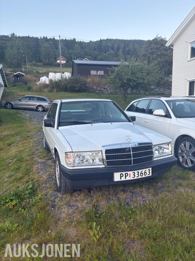 1986 Mercedes-Benz 190E 2.0 122hk automat eu ok 08.2028