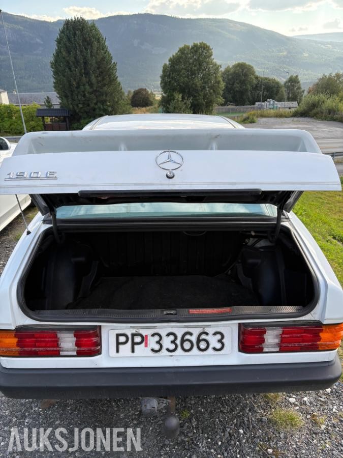 1986 Mercedes-Benz 190E 2.0 122hk automat eu ok 08.2028