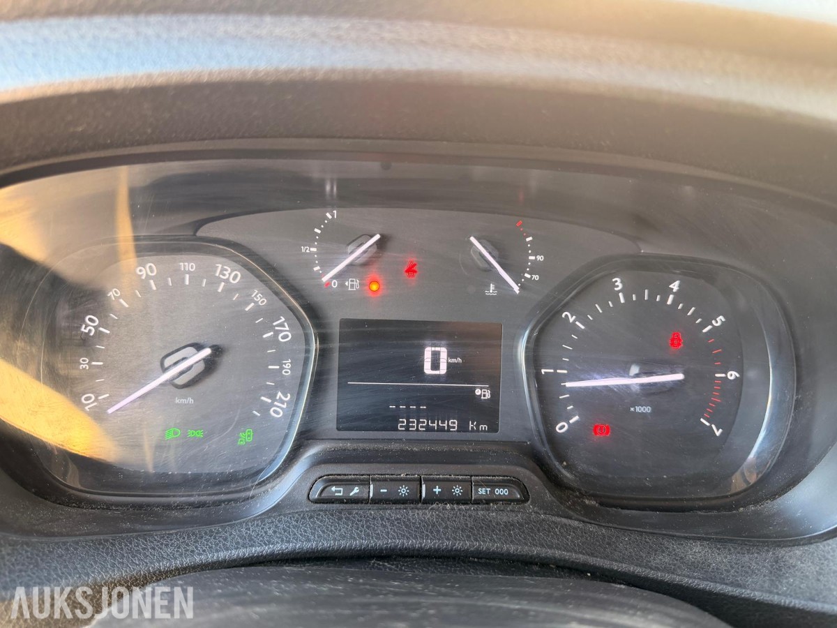 2018 PEUGEOT EXPERT 2.0 BLUEHDI 120 L2 HENGERFESTE KAMERA