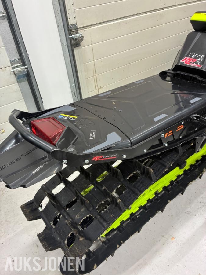 2024 Polaris 9R RMK Khaos Slash snøscooter
