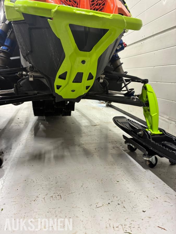 2024 Polaris 9R RMK Khaos Slash snøscooter