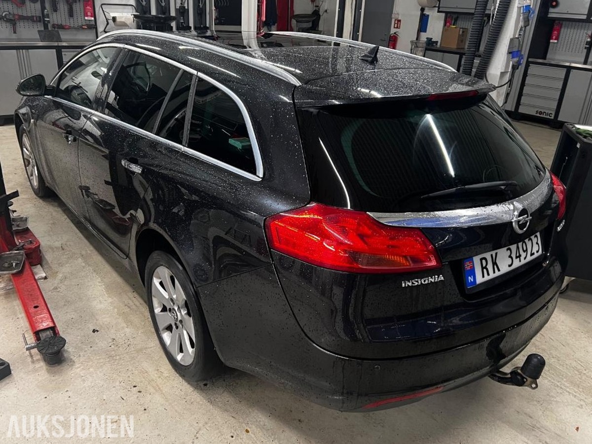 2011 Opel Insignia 2.0 Diesel AWD, Reparasjonsobjekt