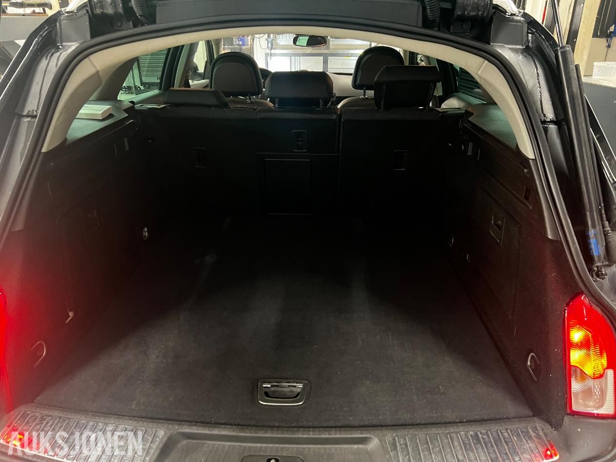 2011 Opel Insignia 2.0 Diesel AWD, Reparasjonsobjekt