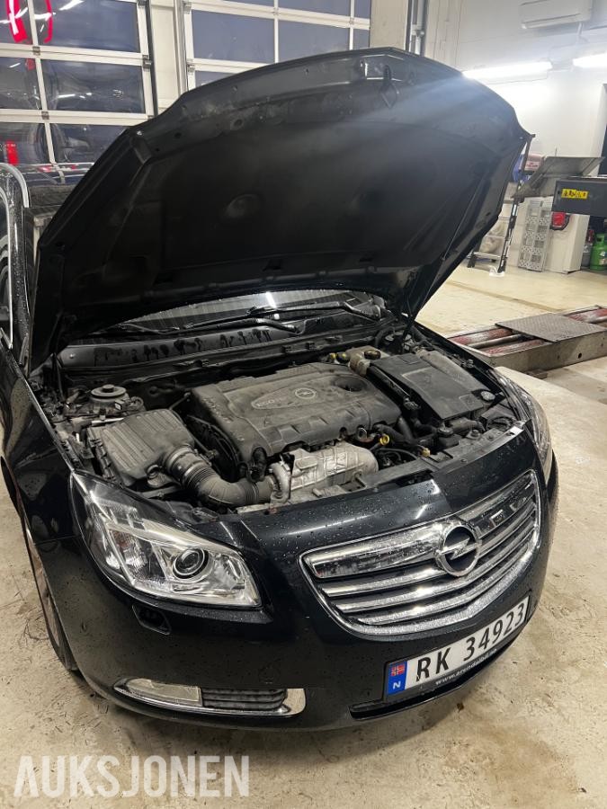 2011 Opel Insignia 2.0 Diesel AWD, Reparasjonsobjekt