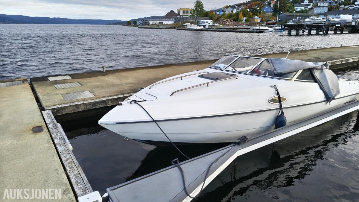 1998 Stingray 609ZP 23 fot Daycruiser med Mercruiser 4.3L V6