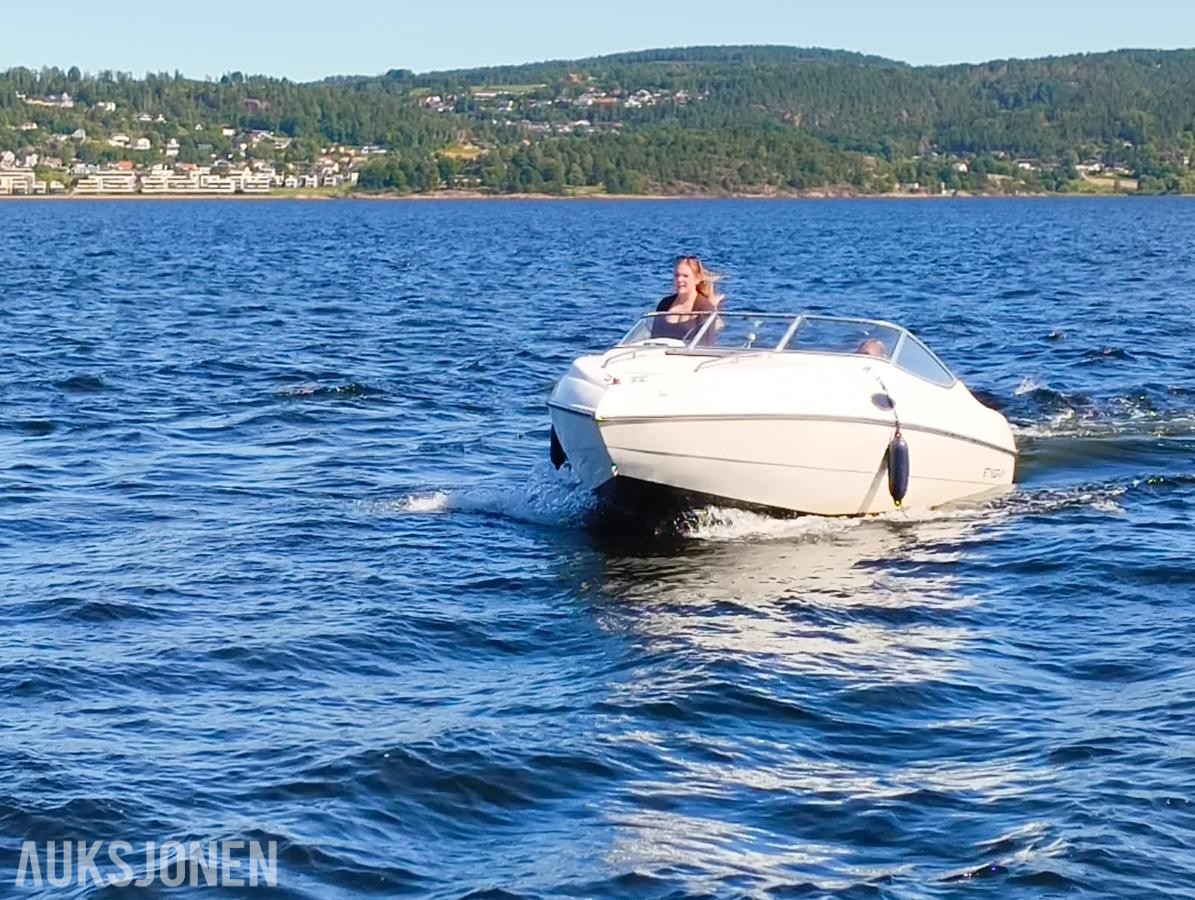 1998 Stingray 609ZP 23 fot Daycruiser med Mercruiser 4.3L V6