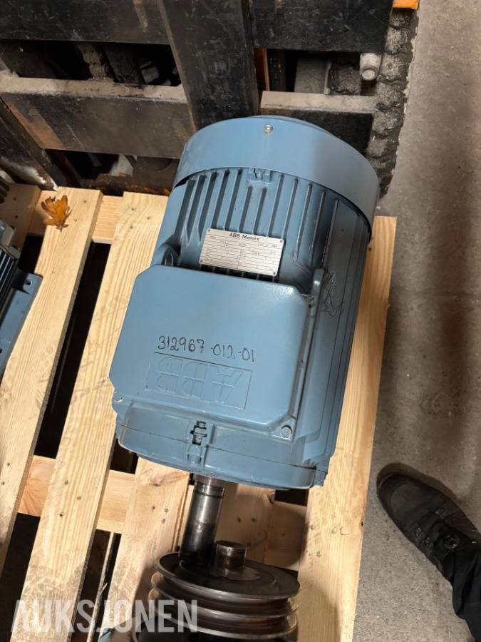 Diverse elektromotorer ABB, FläktWoods, Lönne og ASEA