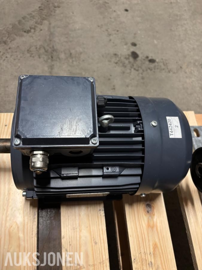 Diverse elektromotorer ABB, FläktWoods, Lönne og ASEA