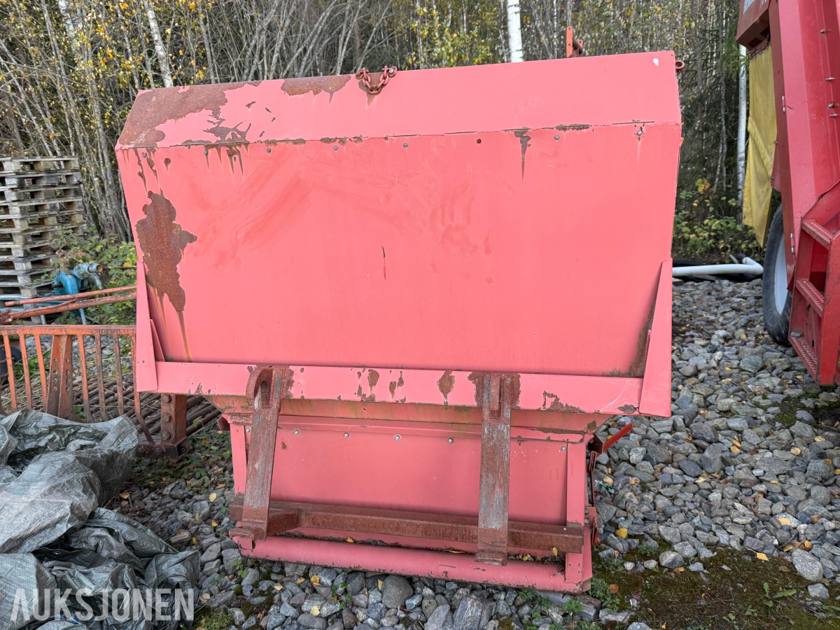 Kverneland UN 1700 Frontmontert tank til poteter
