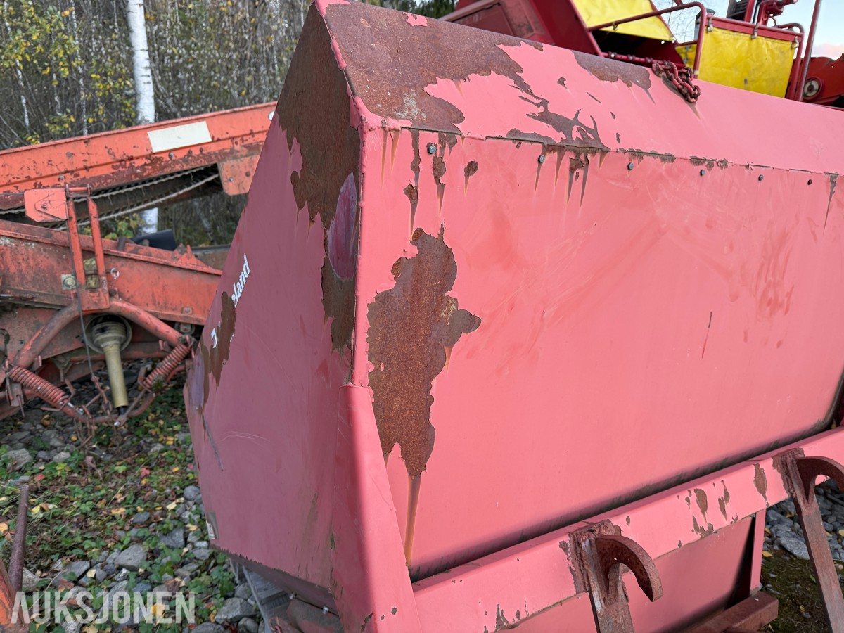 Kverneland UN 1700 Frontmontert tank til poteter