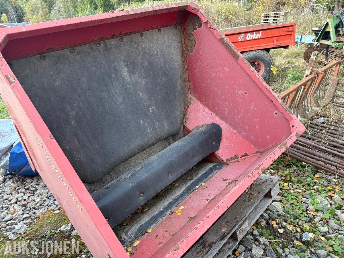 Kverneland UN 1700 Frontmontert tank til poteter