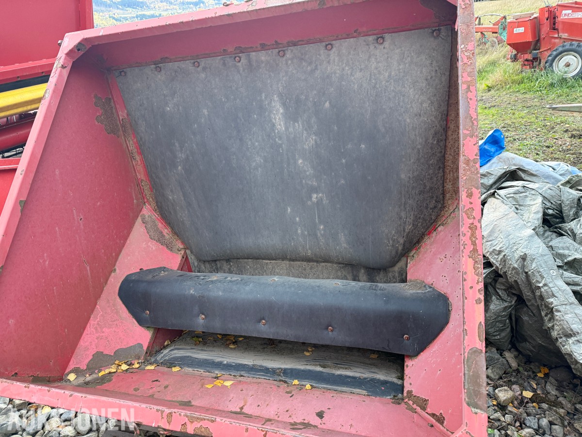 Kverneland UN 1700 Frontmontert tank til poteter