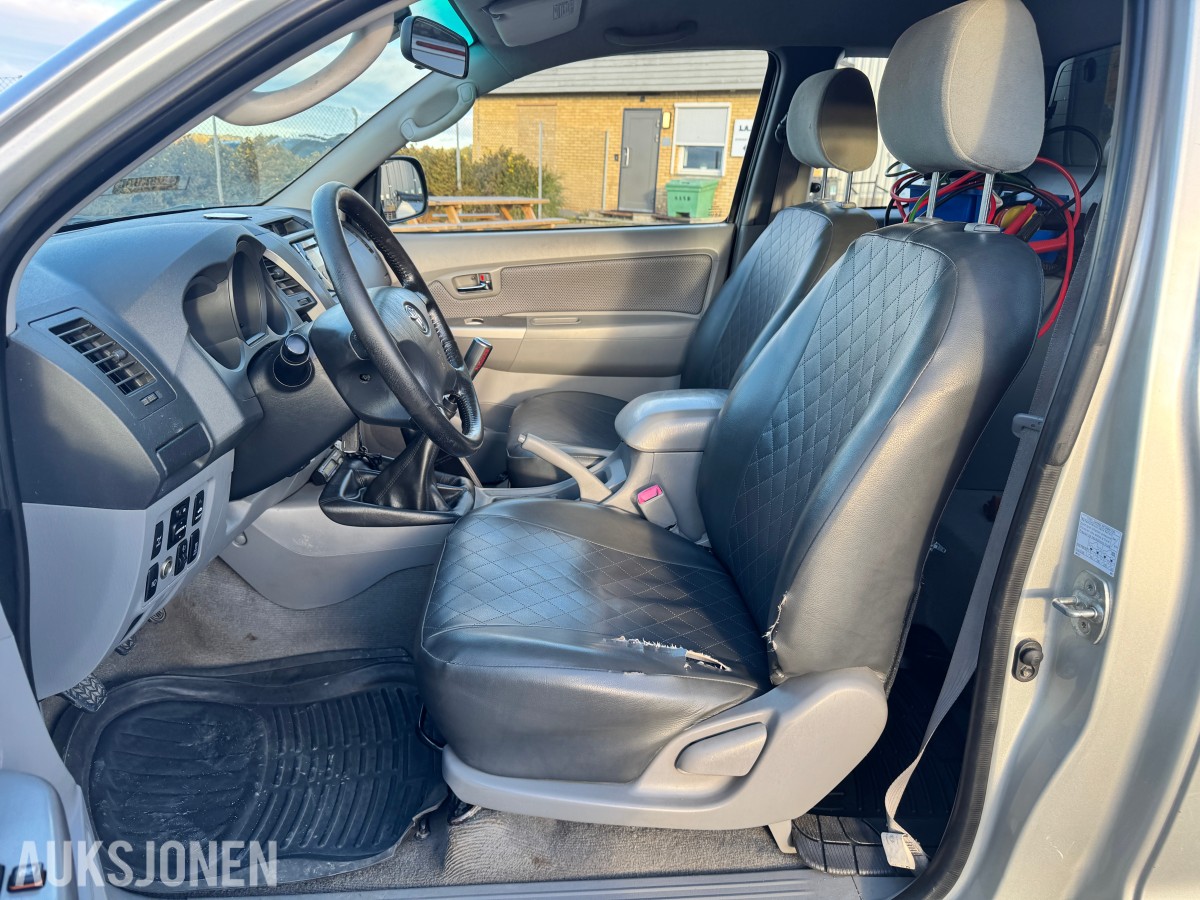2010 Toyota HILUX 2.5-144 D 4WD, HØY OG LAVSERIE, HENGERFESTE, PLANTOPP