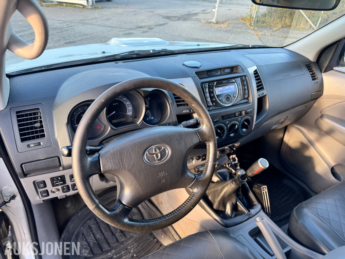 2010 Toyota HILUX 2.5-144 D 4WD, HØY OG LAVSERIE, HENGERFESTE, PLANTOPP