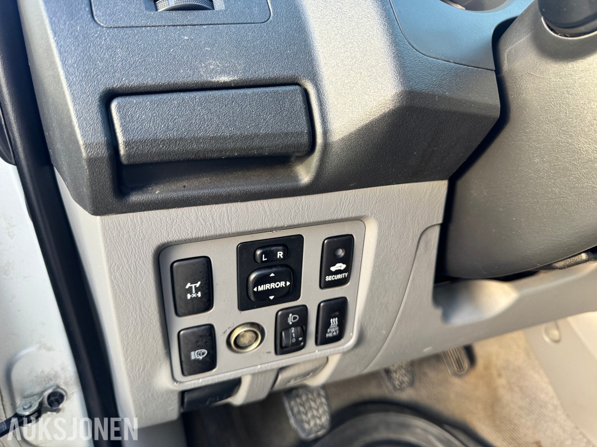2010 Toyota HILUX 2.5-144 D 4WD, HØY OG LAVSERIE, HENGERFESTE, PLANTOPP